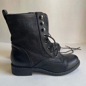 Via Pinky “Elena” lace up boots black size 7